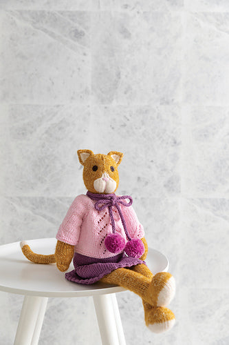 Bella the Cat - Knitted Animal Friends Louise Crowther Yarn kit