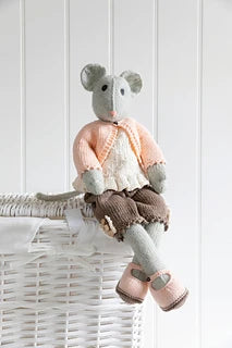 Dorothy the mouse- Wild Knitted Animal Friends Louise Crowther Yarn Kit